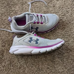 Under Armor tennis shoes